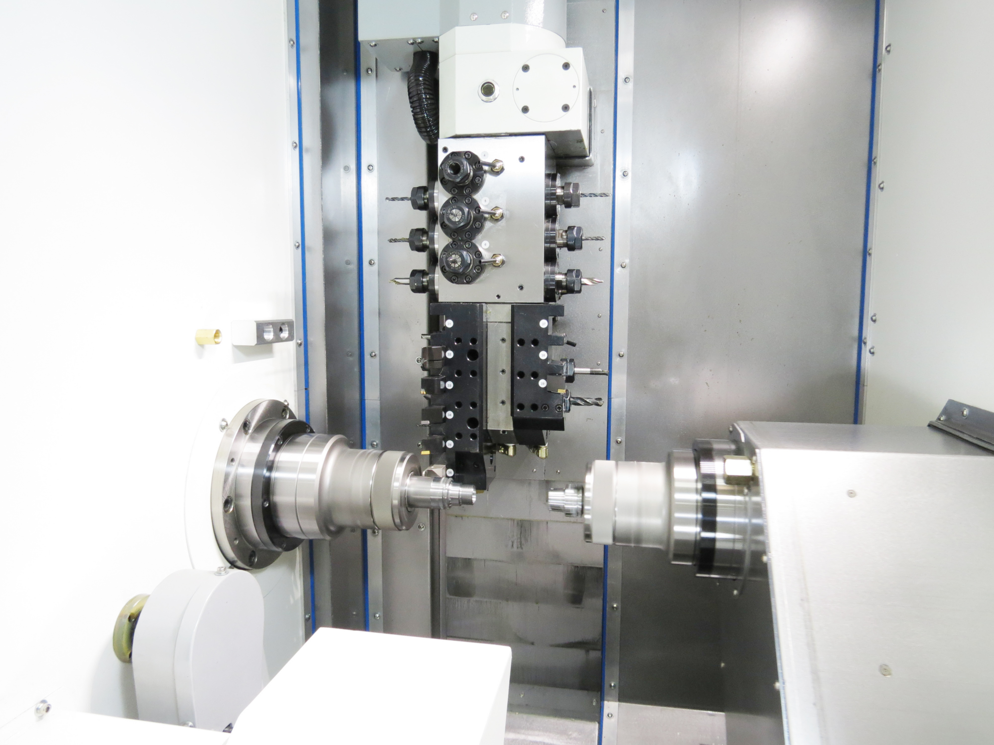 Quicktech i-Twin 42/60 7-Axis Twin Spindle TurnMill Center with B-Axis