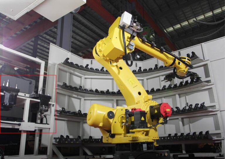 You Ji Vtl-2000 With 100 Station Capto Tool Magazine + Fanuc Robot